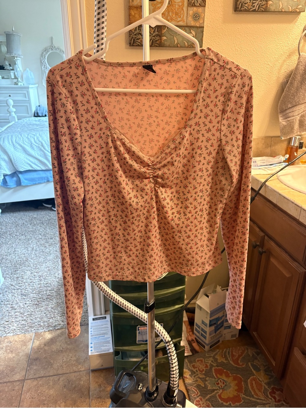ROMWE Pink Floral Ruched V-Neck Long Sleeve Top